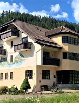 Exklusives Einfamilienhaus mit Einliegerwohnung und großem Grundstück in Bad Wildbad - Bad Wildbad