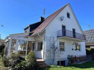 Solides Zweifamilienhaus, gut gelegen und mit Potenzial! Kurzfristig verfügbar! - Königsbrunn