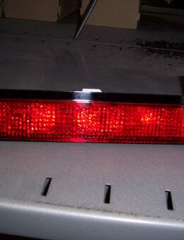 MR300383 3. Bremsleuchte Mitsubishi Space Gear - Hannover Vahrenwald-List