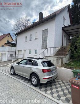 Charmantes EFH mit traumhafter Aussicht, 3 Garagen und Garten - Treuchtlingen