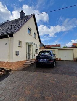 Gemütliche Immobilie mit Garten und 2 Garagen in ruhige Lage 66539 Neunkirchen/Furpach - Neunkirchen (Saarland)