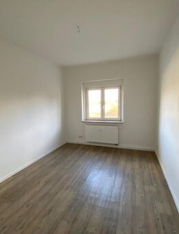 Helle, gepflegte 2-Raum-Wohnung am grünen Stadtrand von Plauen - Plauen