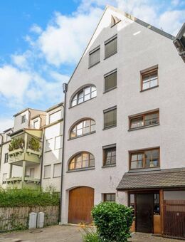 Wohnoase mit Garten in Bestlage - Stilvolle 2-Zimmer-Wohnung mit Souterrainfläche - Augsburg