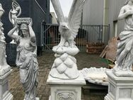 Adlerstatue, Gartenstatue, sehr groß, Tierstatue auf Sockel, Stein - Heek
