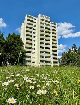 Beeindruckende See- und Bergsicht: Renovierungsbedürftige 3 1/2-Zimmer-Wohnung mit Garage - Friedrichshafen