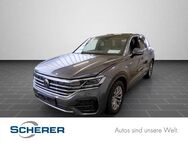 VW Touareg, 3.0 TDI R-Line, Jahr 2022 - Ladenburg