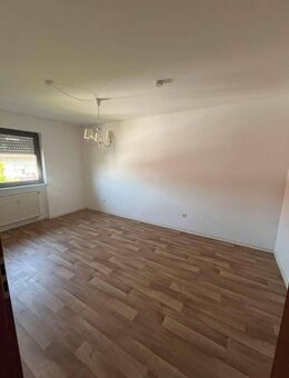 gepflegte 2-Zimmer-Wohnung in bester Lage - Lauf (Pegnitz)