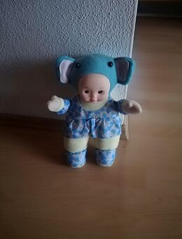 Spielzeug Puppe für Kinder aus weichem Stoff ca 31 cm lang gebraucht und in guten zustand. - Atting