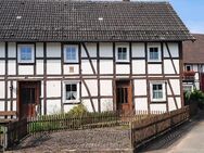 Fachwerkwohnhaus mit großem ebenerdigem Gewerberaum im Ortskern - Volkmarsen