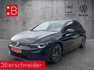 VW Golf, 1.5 8 eTSI R-Line Black Style IQ LIGHT 17 CONNECT, Jahr 2024 - Treuchtlingen