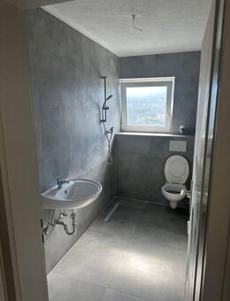 Helle 2-Zimmer-Wohnung mit Balkon und Außenstellplatz in beliebter Lage von Schwäbisch Hall - Schwäbisch Hall