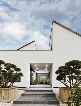 Atriumhaus von OKAL - Klassische Moderne als Blickfang - Niedernhausen