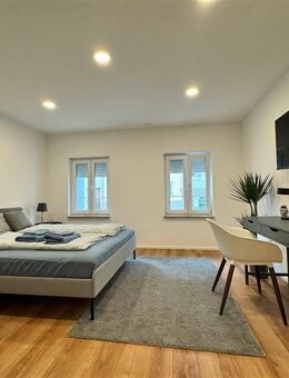 Exklusive möblierte Wohnung mit Balkon im Zentrum - Nürnberg
