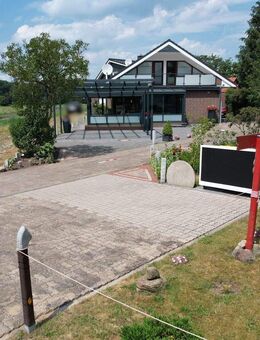 Charmante Doppelhaushälfte mit Einfamilienhaus Charakter und Wohnmobilcarport - Dötlingen