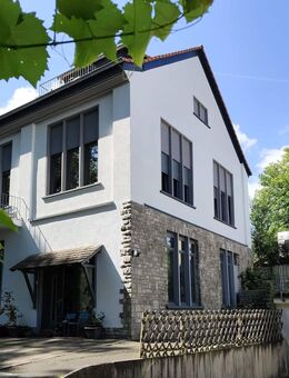 Ein Juwel im Herzen von Neu-Anspach - Zweifamilienhaus | barrierefreie Einliegerwohnung - Neu Anspach