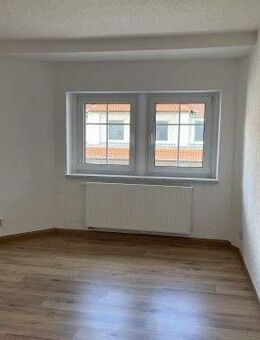 Schöne 2-Raum-Wohnung im 3. OG = Dachgeschoss in ruhiger Wohnlage von Bautzen zu vermieten! - Bautzen