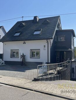 Einfamilienhaus mit gehobenener Ausstattung an der Pforte zum Naturschutzgebiet mit Pool und Sauna - Schwalbach
