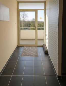 Lichtdurchflutete 2-Zimmer-Wohnung mit Essbereich, Balkon & Möblierung in Kerpen-Türnich - Kerpen (Kolpingstadt)