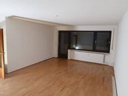 3-Zimmer Wohnung; Fenster in allen Räumen, 1.OG, Südbalkon - Ingolstadt