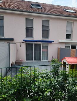 Bad Vilbel - unweit der ESRM! - Komplett möbliertes RMH in familienfreundlicher, begehrter Lage - Bad Vilbel