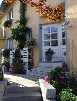 Einfamilienhaus und Zweifamilienhaus mit Nebengebäuden komplett zu verkaufen! - Kammerstein