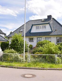 Großzügiges Einfamilienhaus mit Wintergarten & Kamin in Bestlage - Großhansdorf