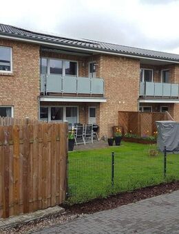 Neuwertige und ruhige 3-Zi.-Eigentumswohnung, Balkon, Wärmepumpe, Carport-Stellplatz - Husum (Schleswig-Holstein)