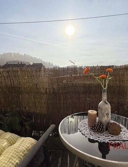 Charmante Dachgeschosswohnung im Herzen Tuttlingens - modernisiert, vermietet und mit Blick auf die Burg Honberg - Tuttlingen