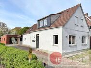 Wohnhaus + Garage | 2 Wohnungen für Familie, WG, Wohnen/Arbeit, Vermietung oder Einfamlienhaus-Umbau - Wittmund