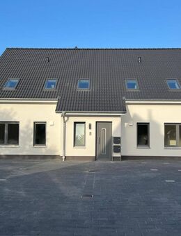 Neubau? Klimafreundlich? Fotovoltaik? 3 Zimmer-EG-Wohnung - Scheeßel