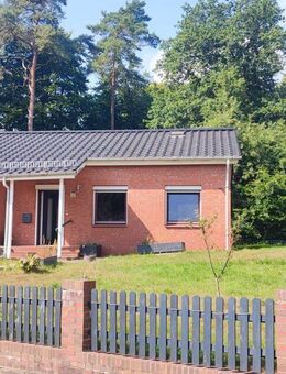 Bezaubernder Bungalow in herrlicher Lage direkt am Waldrand, in Mölln - Mölln (Schleswig-Holstein)
