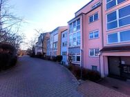 Provisionsfrei - Helle offene 2,5-Zimmer-Dachterrassen-Wohnung in Neusäß mit freier Aussicht. - Neusäß