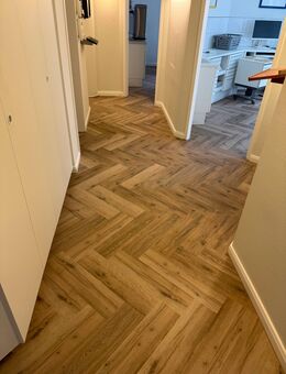 Privater Bodenleger bietet Hilfe bei Verlegung – Laminat, Vinyl, Parkett - Meerbusch Zentrum