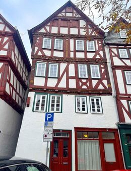 Mitten im Leben - Direkt am Markt - 4ZKB - 154 qm - im Halbhaus zu vermieten - Herborn (Hessen)