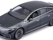 Maisto® Sammlerauto 1:27 Mercedes EQS, grau, Maßstab 1:27