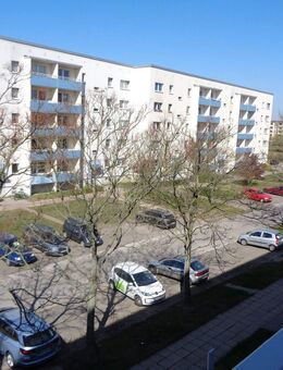 Familienfreundlich & sonnig: 3-Raum-Wohnung in der 3. Etage - Brandenburg (Havel)