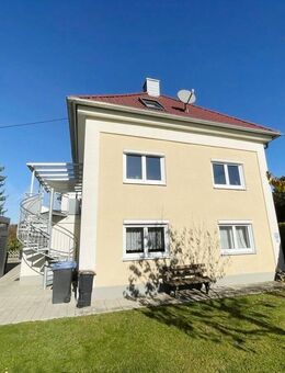 Kernsaniertes 2-Familienhaus mit 2 Garagen in Senden-Witzighausen - Senden (Bayern)