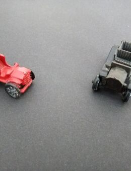 Zwei Ü Ei Metallfiguren Oldtimer - Essen