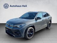 VW Tiguan, 1.5 R-Line eTSI BlackStyle Massage, Jahr 2022 - Oberaurach