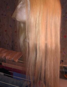 Perücke in liebevoller Handmade , honigblond schön lang - Hof