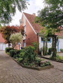 Gemütliches EFH mit großem Garten, Garage und Nebenräumen - ruhiges Wohnen mit viel Platz - Lunden