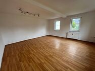 Große 5-Zimmerwohnung über 2 Etagen in Einberg! - Rödental