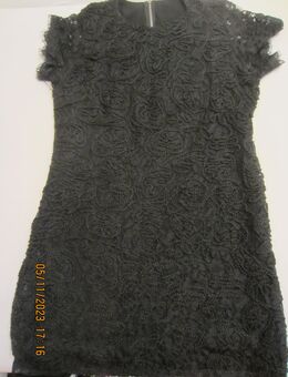 Schwarzes Spitzenkleid zu verkaufen - Aachen