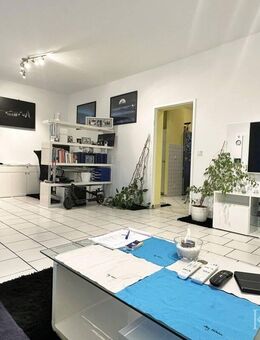 Lichterfelde - 2,5 Zimmer: komplett renovierte Wohnung mit Südausrichtung - Berlin