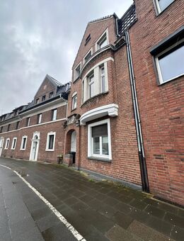Mehrgenerationenhaus in Neuss zu verkaufen. - Neuss