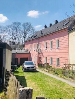 ***Mehrfamilienhaus mit Garagen*** sofort verfügbar und frei *** - Selb