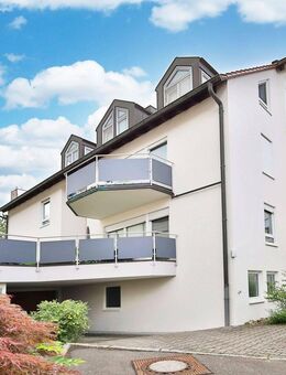 Großzügige Dachgeschosswohnung mit Balkon und Kamin - Filderstadt