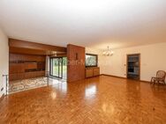 Freistehendes Einfamilienhaus mit EBK, Parkettböden, Kamin, Balkon, Terrasse, Garten + 2 Garagen - Wesseling