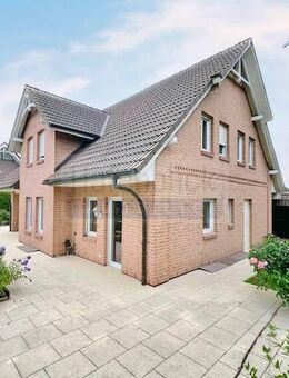 Ostseeperle ! Exklusives Einfamilienhaus-Feldrandlage -Strandnähe-Erdwärmeheizung-Energieklasse A+ - Grömitz