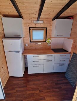 Dauerstellplatz mit isolierter Hütte & Garten – sofort nutzbar - Essingen (Baden-Württemberg)